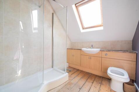 17 BATHROOM 2.jpg