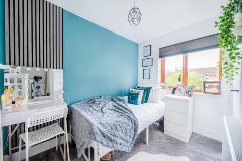 1 BEDROOM 2.jpg