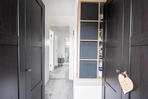 10 WARDROBES.jpg
