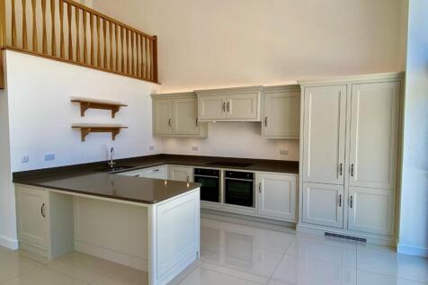 Kitchen 2.jpg