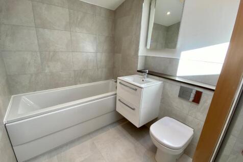 ensuite.jpg