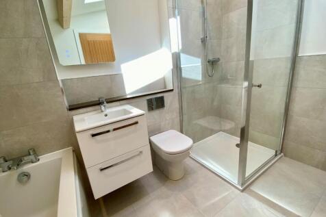 ensuite1.jpg