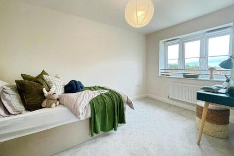 pbox-bedroom-346680.JPG