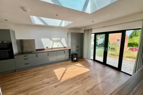 35 Upper Poole Road - Kitchen 2.jpg