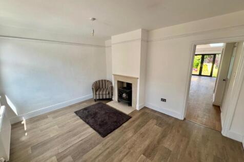 35 Upper Poole Road - Lounge.jpg