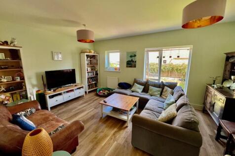 63 Lister Road - Lounge.jpg
