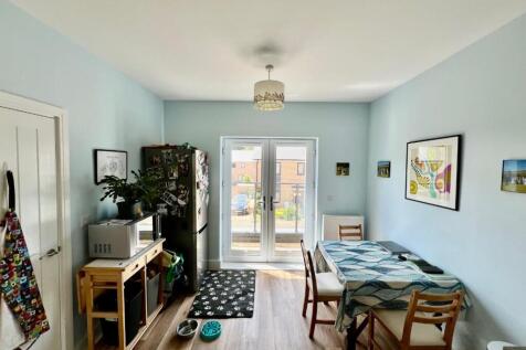 63 Lister Road - dining room.jpg