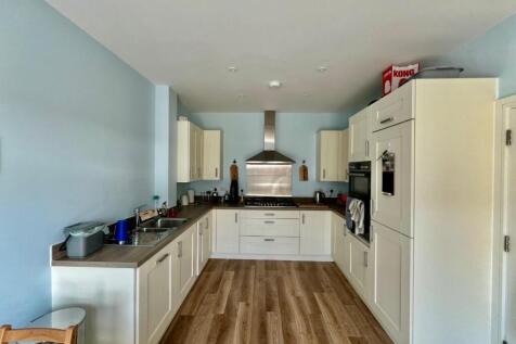 63 Lister Road - Kitchen 2..jpg