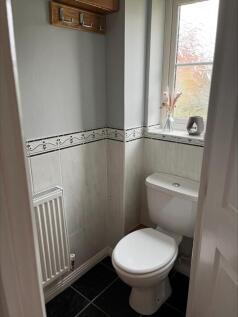 4 Caswell Mews Cloakroom.jpeg