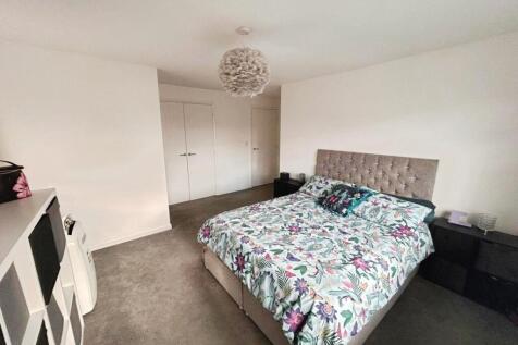 pbox-bedroom-317523.JPG
