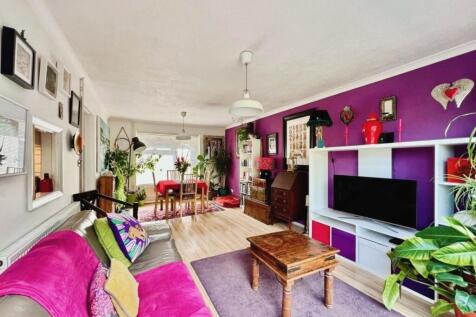 pbox-living_room-321662.jpg
