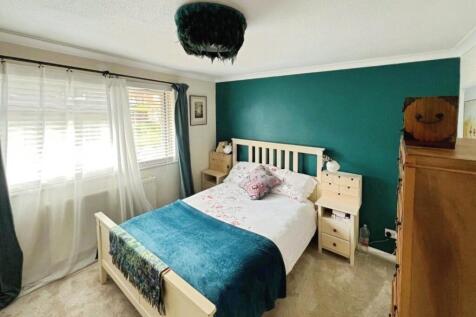 pbox-bedroom-321662.jpg