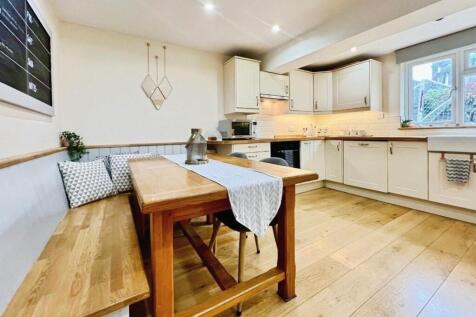 pbox-dining_room-320463.JPG
