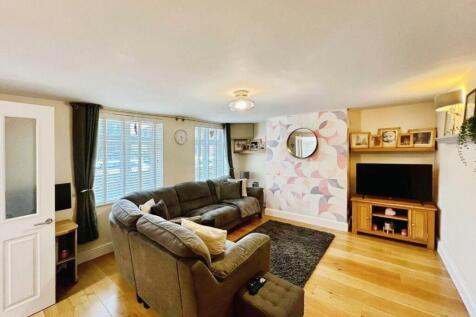 pbox-living_room-320463.JPG
