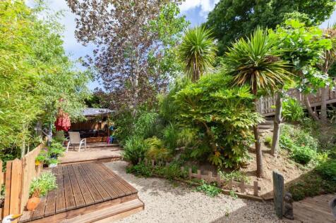 25 Exterior Flat 2 Garden area.jpg