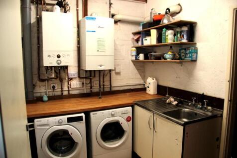65 Utility room 1.JPG