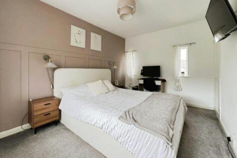 pbox-bedroom-326495.jpg