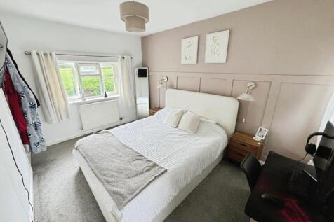 pbox-bedroom-326495.jpg