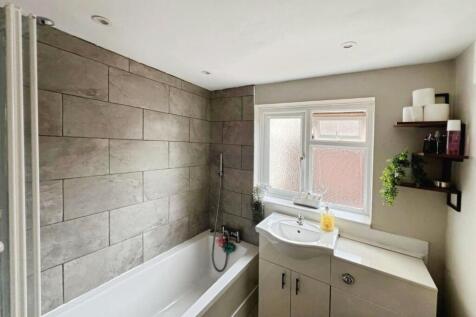 pbox-bathroom-326495.jpg