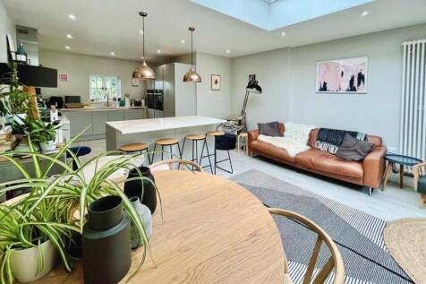 pbox-living_room-331082.jpg