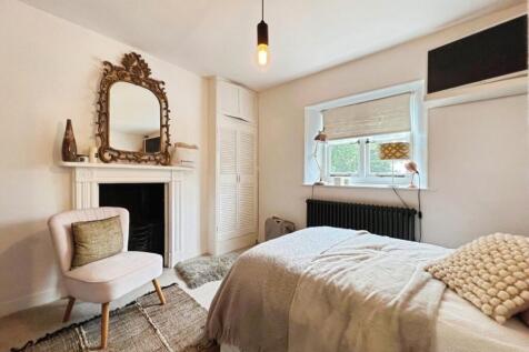 pbox-bedroom-331082.jpg