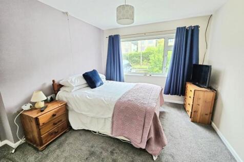 pbox-bedroom-332491.JPG