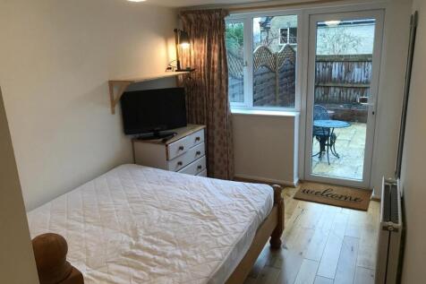 3 Churchhill Way - Bedroom 4.JPG