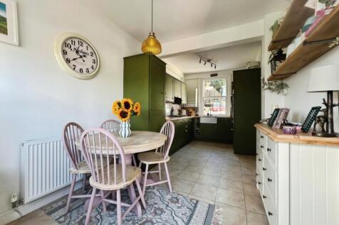pbox-kitchen-333910.jpg