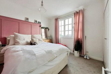 pbox-bedroom-333910.jpg