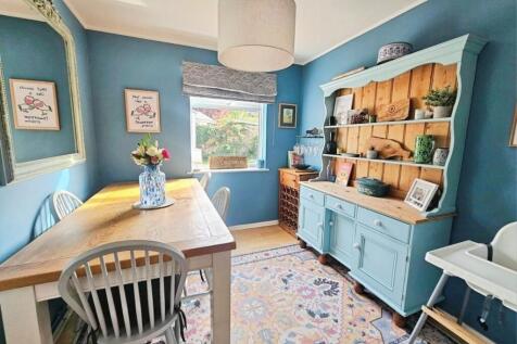 pbox-dining_room-340273.JPG