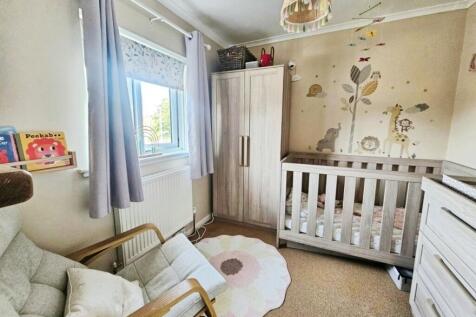 pbox-bedroom-340273.JPG