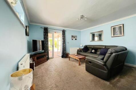 pbox-living_room-344492.JPG