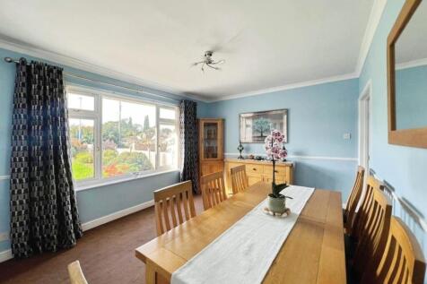 pbox-dining_room-344492.JPG