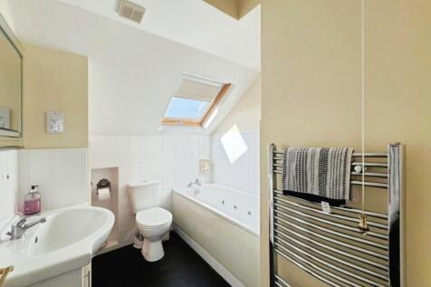 pbox-bathroom-344492.JPG
