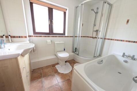 Family Bathroom.jpg