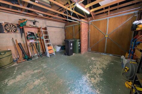 Double garage.jpg