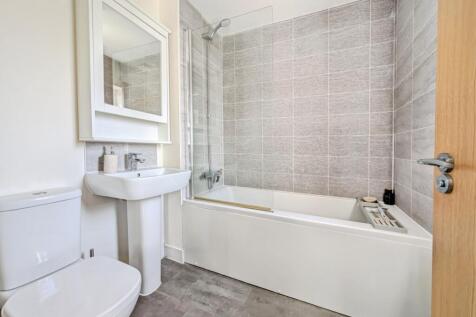 pbox-bathroom-328265.jpg