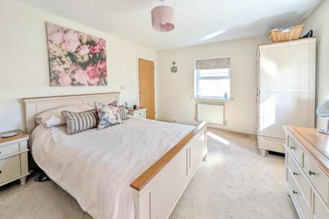 pbox-bedroom-328265.jpg