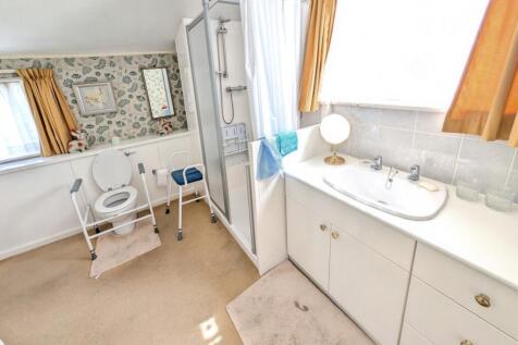 pbox-bathroom-322449.jpg