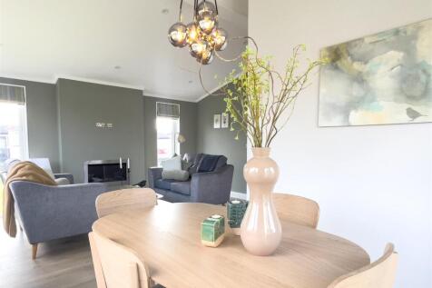 H4 Standard Dining area.jpg