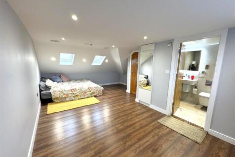 bedroom two ( loft bedroom )