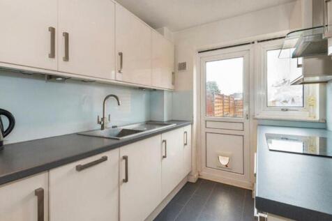 3 Clare Way - 4.jpg