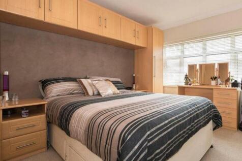 3 Clare Way - 3.jpg
