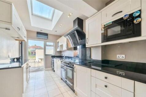 42 Orchard Close - 2.jpg
