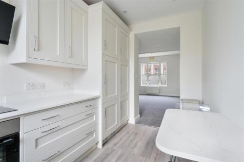 PARKVILLE HOUSE - 11.jpg
