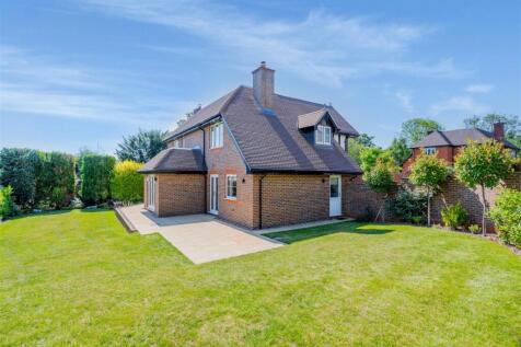 YEW TREE CLOSE-18.jpg