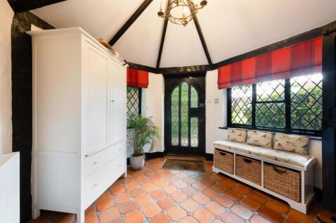 APPLE TREE COTTAGE  (1).jpg