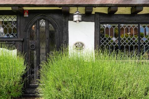 APPLE TREE COTTAGE  (26).jpg