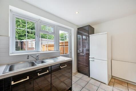 UPPER HIGH STREET, -17.jpg