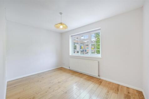 UPPER HIGH STREET, -19.jpg